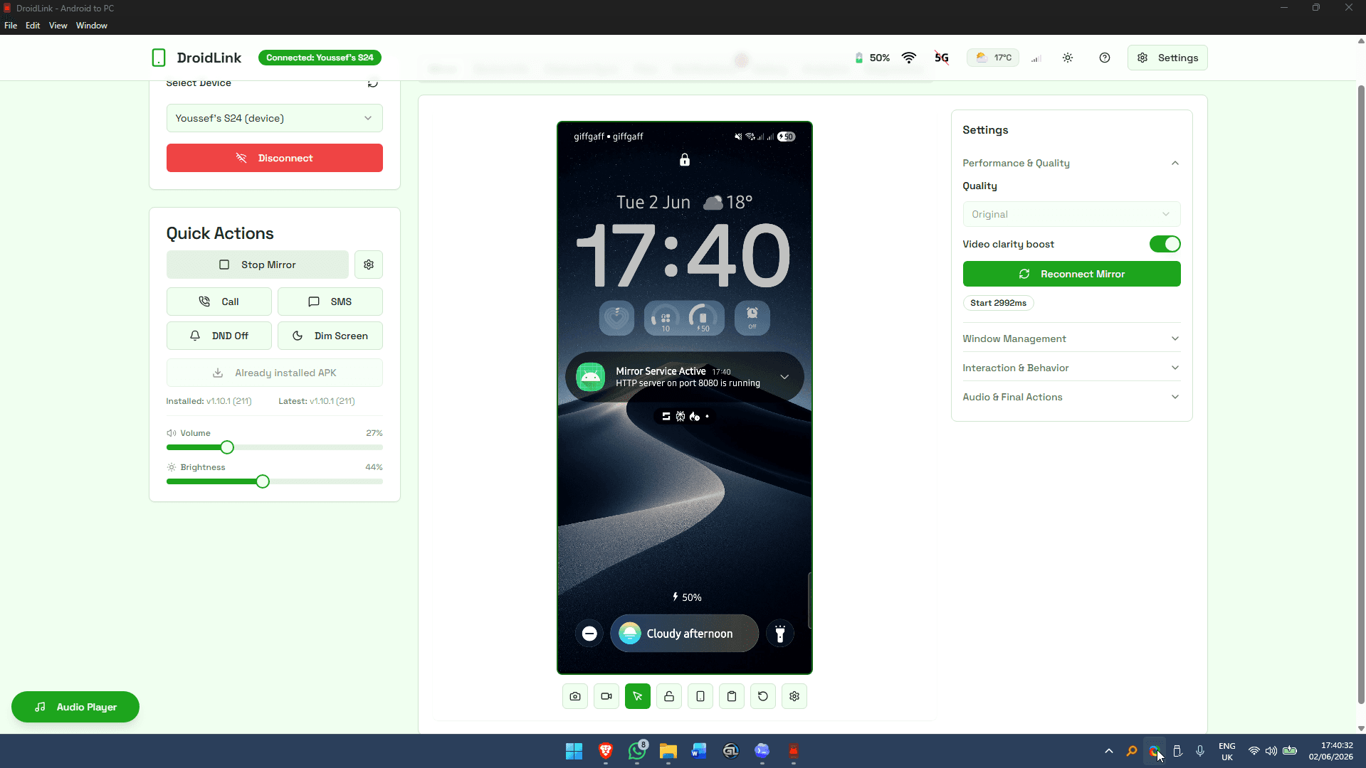 DroidLink showing a phone screen embedded in the mirror view